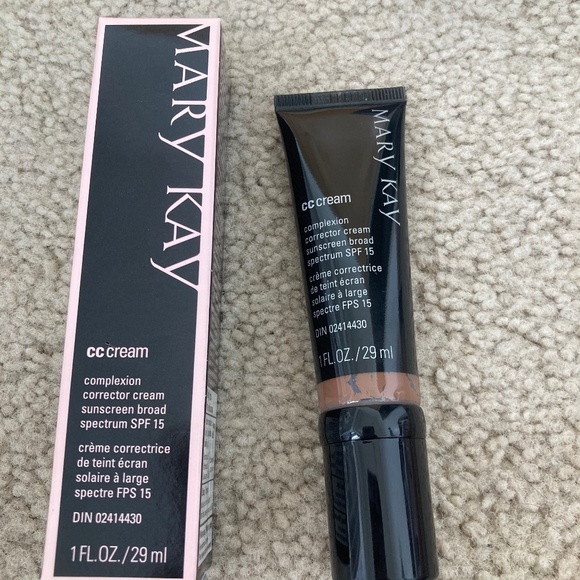Mary Kay CC Cream Very Deep Sunscreen Broad Spectrum SPF 15 086620~ Exp. 6/25 - Picture 1 of 2